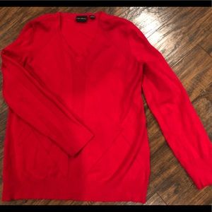 Red mid-weight v-neck sweater L